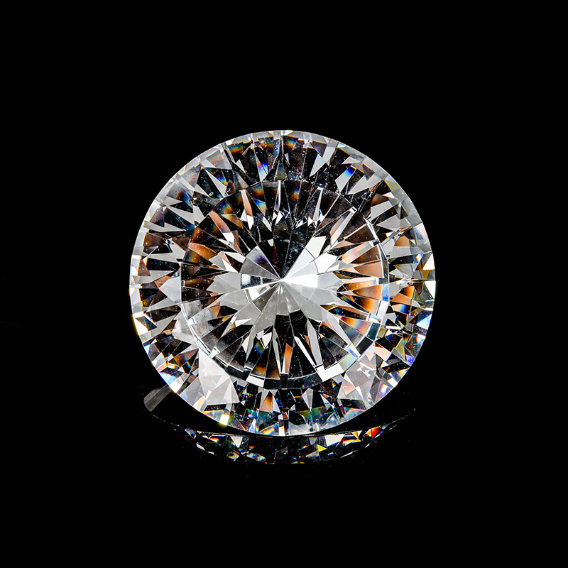 الماس المطلي بالفضة والكريستال الشفاف